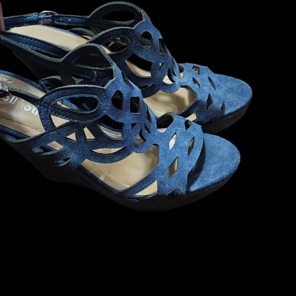 Dollhouse Jean like Sandal Wedges - Picture 7 of 9